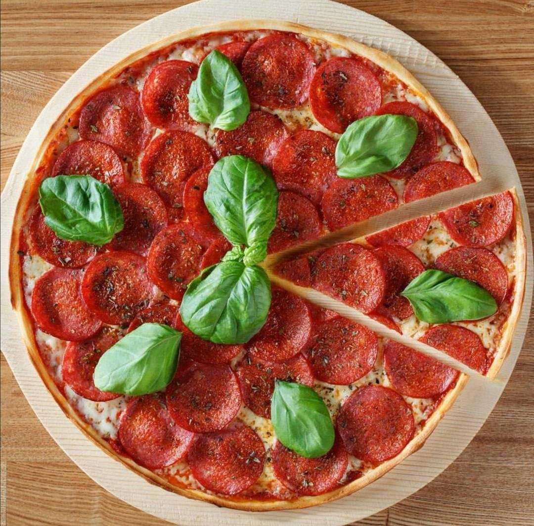 Что такое пепперони в пицце: рецепты с итальянской колбасой. пепперони, что это такое? факты, рецепты, фотографии как выглядит колбаса пепперони