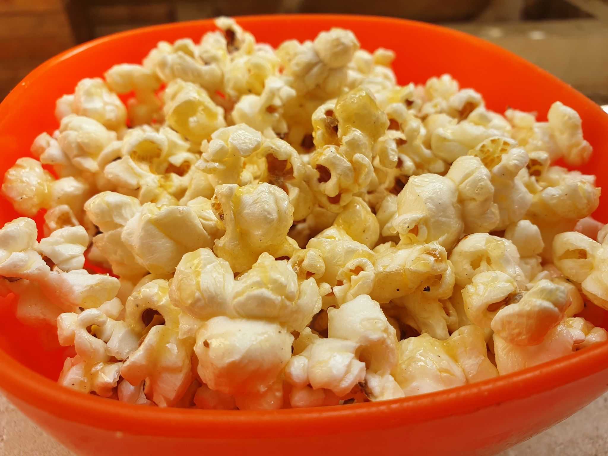 Как приготовить вкусно попкорн в домашних условиях?