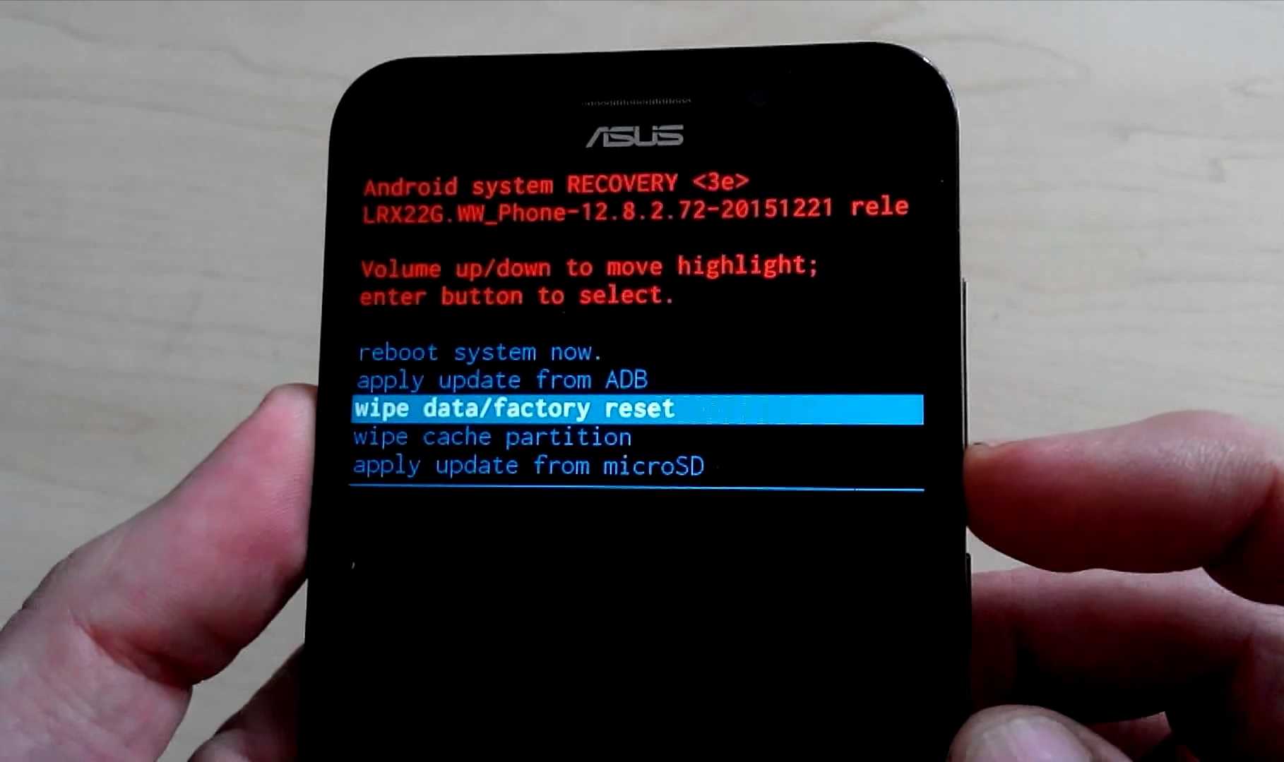 На экране телефона появилась надпись fastboot, что это такое означает, почему показывает, что делать