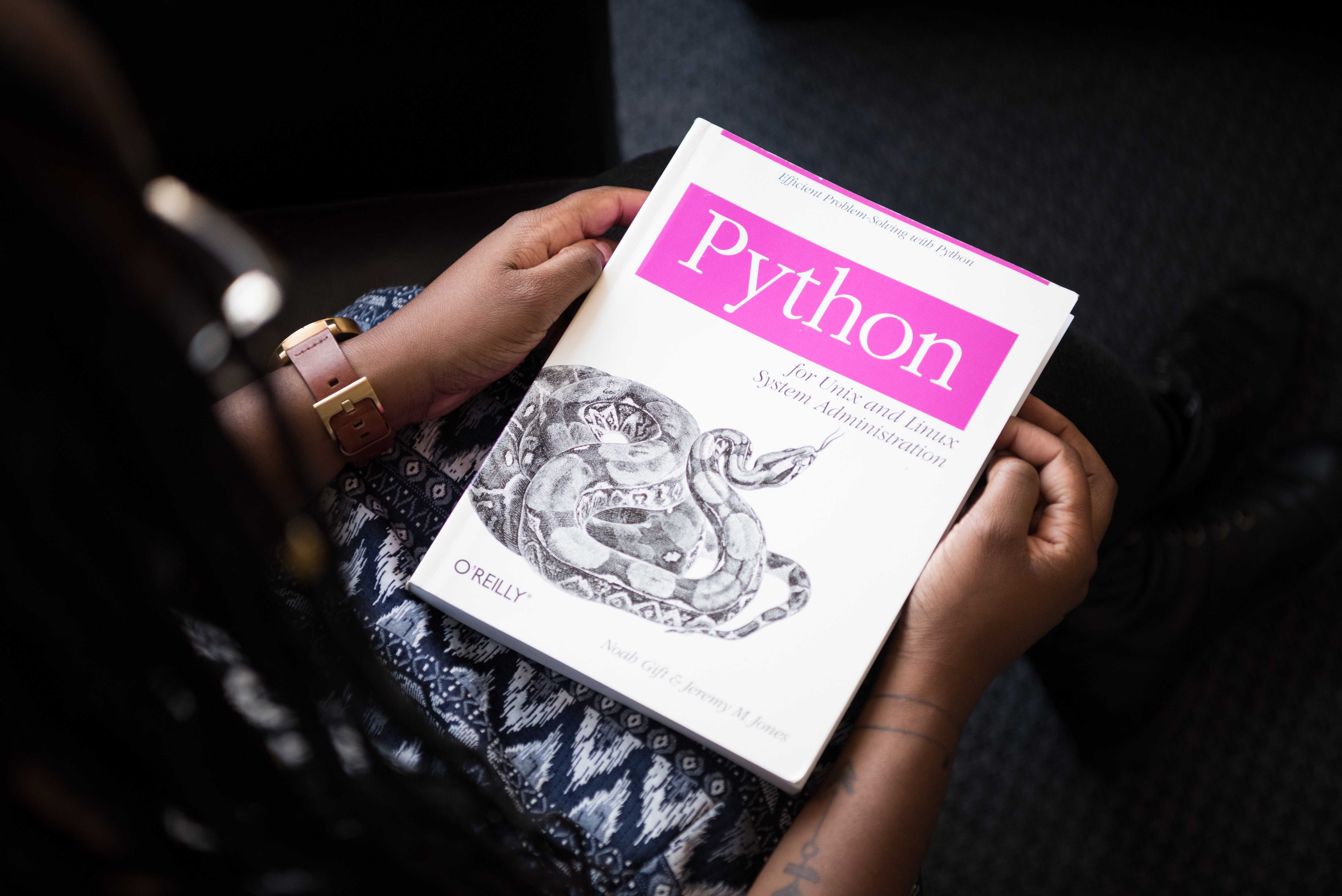 Python - не могу понять: создание простого синглтона в python (для менеджера mongodb) - question-it.com